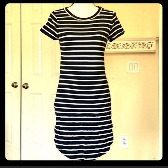 Heart & Hips Striped‎ Casual Dress - Picture 3 of 3